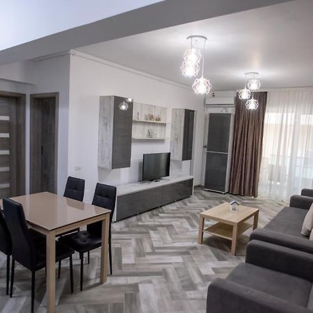 C&Y Zev Apartments مامايا المظهر الخارجي الصورة
