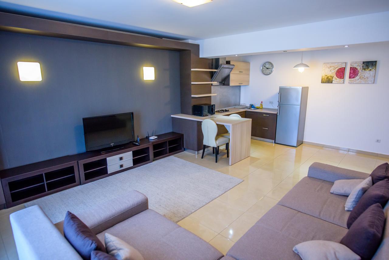C&Y Zev Apartments مامايا المظهر الخارجي الصورة
