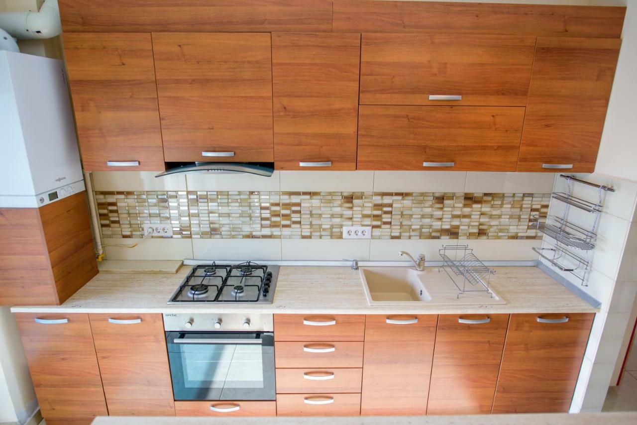 C&Y Zev Apartments مامايا المظهر الخارجي الصورة