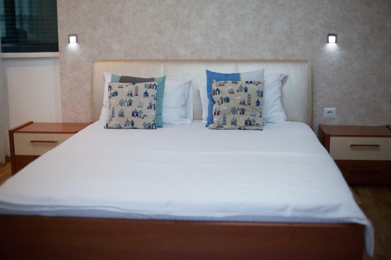 C&Y Zev Apartments مامايا المظهر الخارجي الصورة